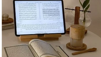 الحافظ و الكاتب الصغير